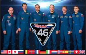 Expedisie 46 se bemanning wat tans op die IRS is, is (van links) Kommandeur Scott Kelly en vlugingenieurs Mikhail Kornienko, Sergey Volkov, Timothy Peake, Timothy Kopra en Yuri Malenchenko. Foto: Robert Markowitz