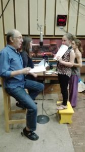 Andre Stolz en Pearl Martin. Gretha Brazelle en Renske Jacobs op agtergrond. Daar is vooraf eers tyd geneem om gemaklik in die atlejee te raak.