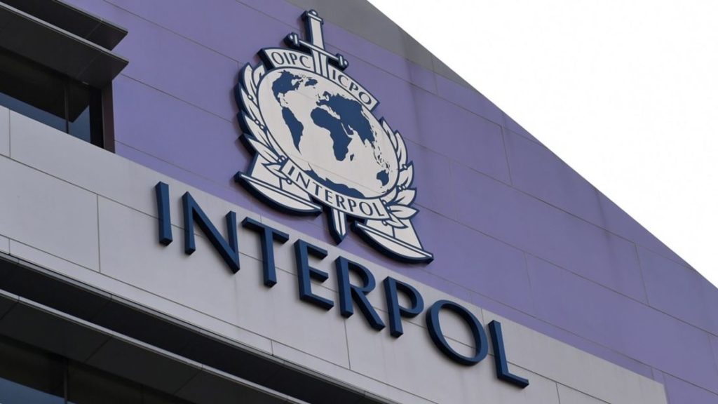 Uitlewering en Interpol-samewerking