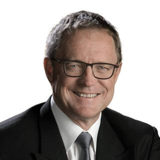 Dawie Roodt vasgekeer in Rusland